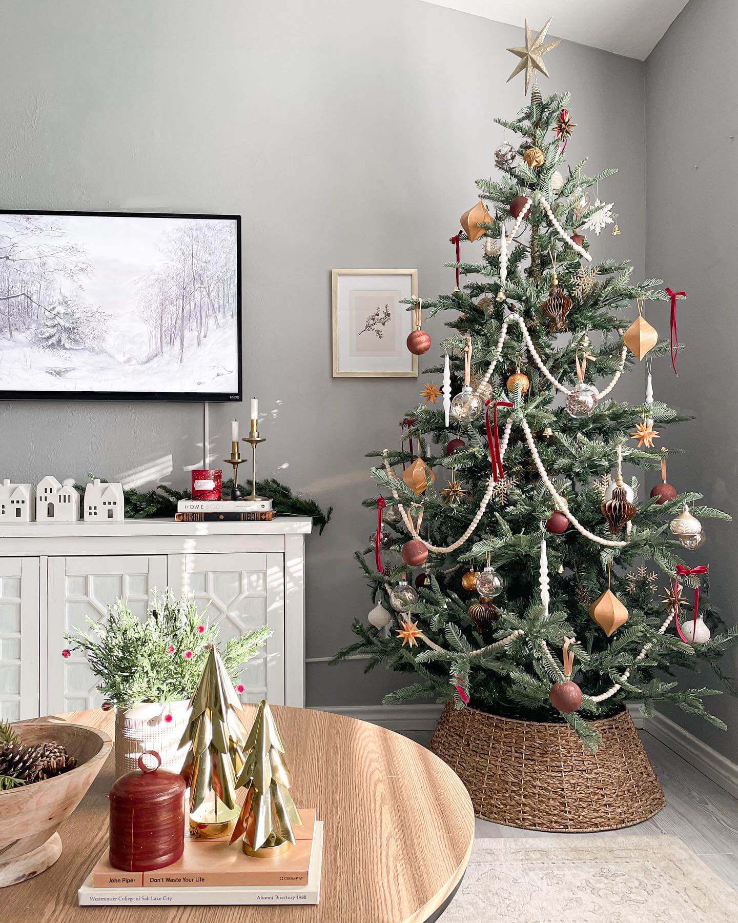 8' King Noble Fir Tree Unlit - OPEN BOX - FINAL SALE - Image 10