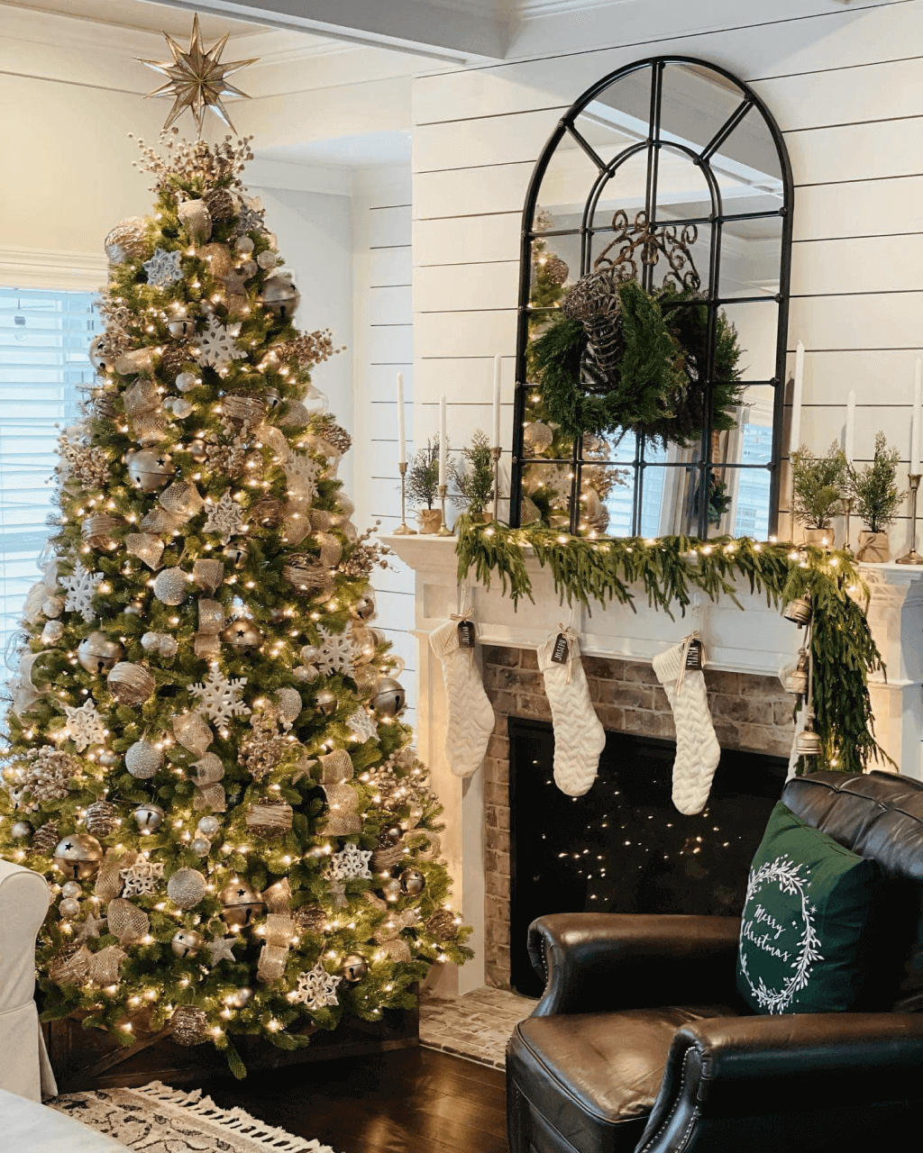 7.5' Royal Fir Artificial Christmas Tree Unlit - Image 6