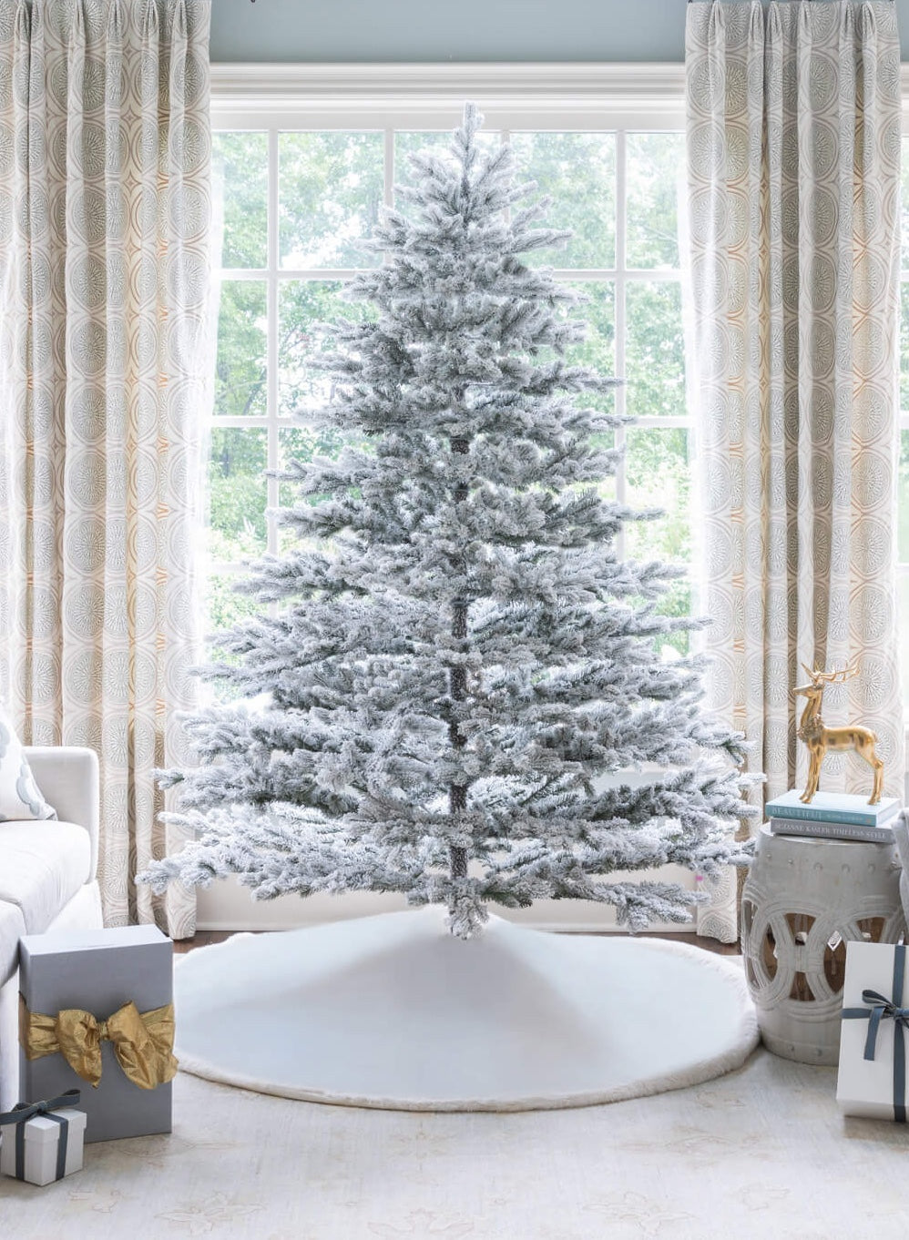 7.5' Rushmore Flock Artificial Christmas Tree 750 Warm White LED Lights - Image 2