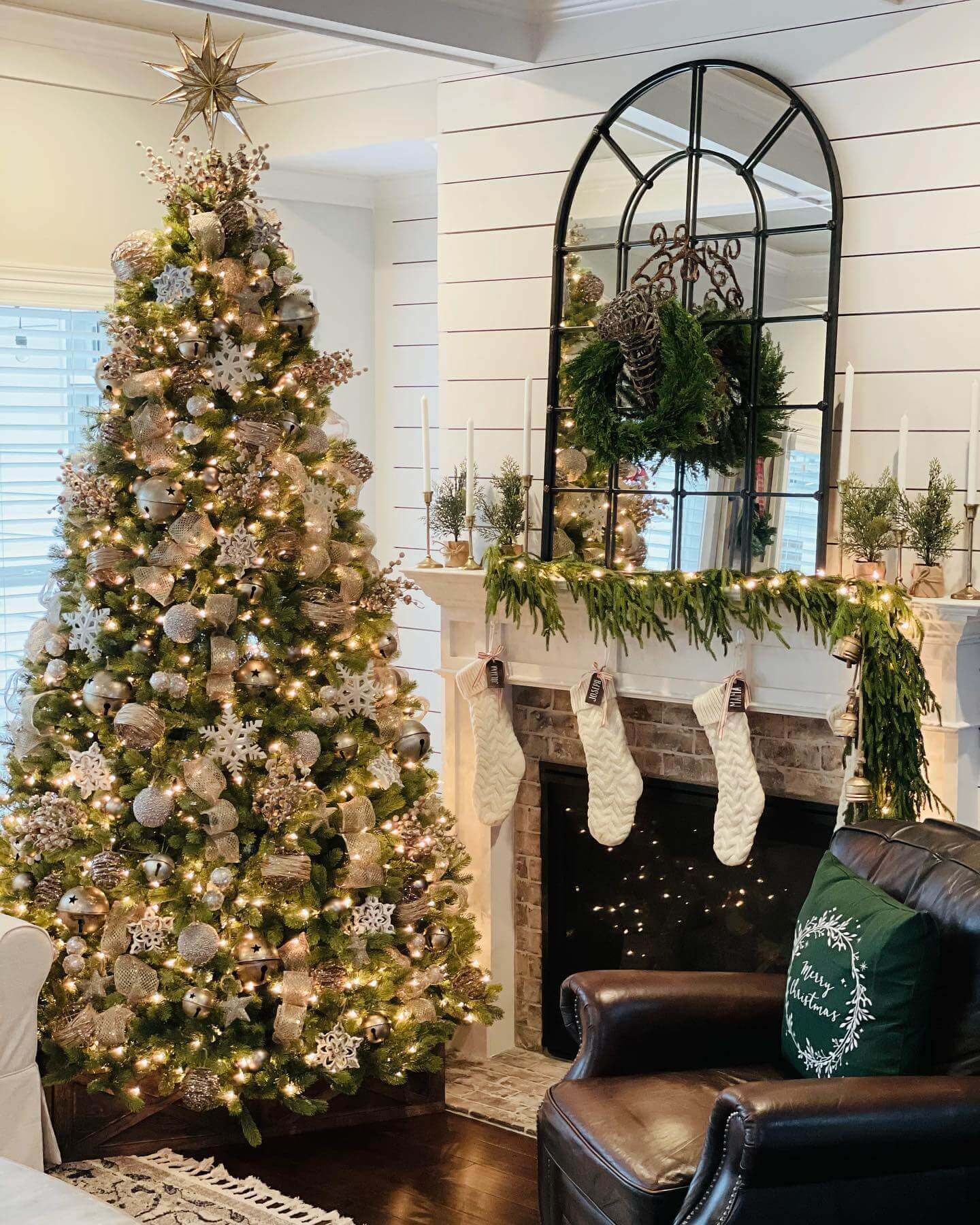 6.5' Royal Fir Artificial Christmas Tree with 850 Warm White & Multi-Color LED Lights - Image 7