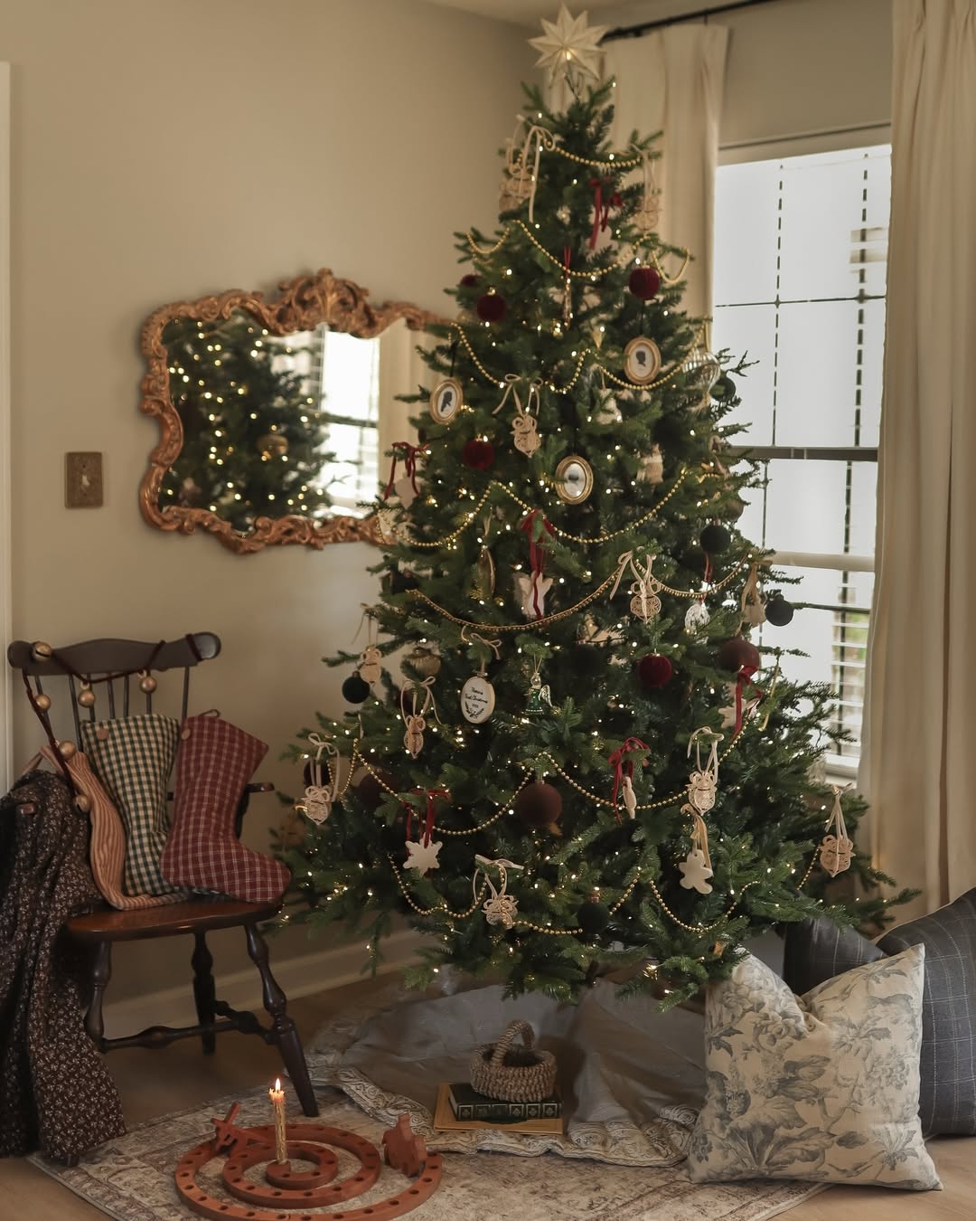 9' Scarlet Fir Artificial Christmas Tree with 1000 Warm White LED Lights - Image 3