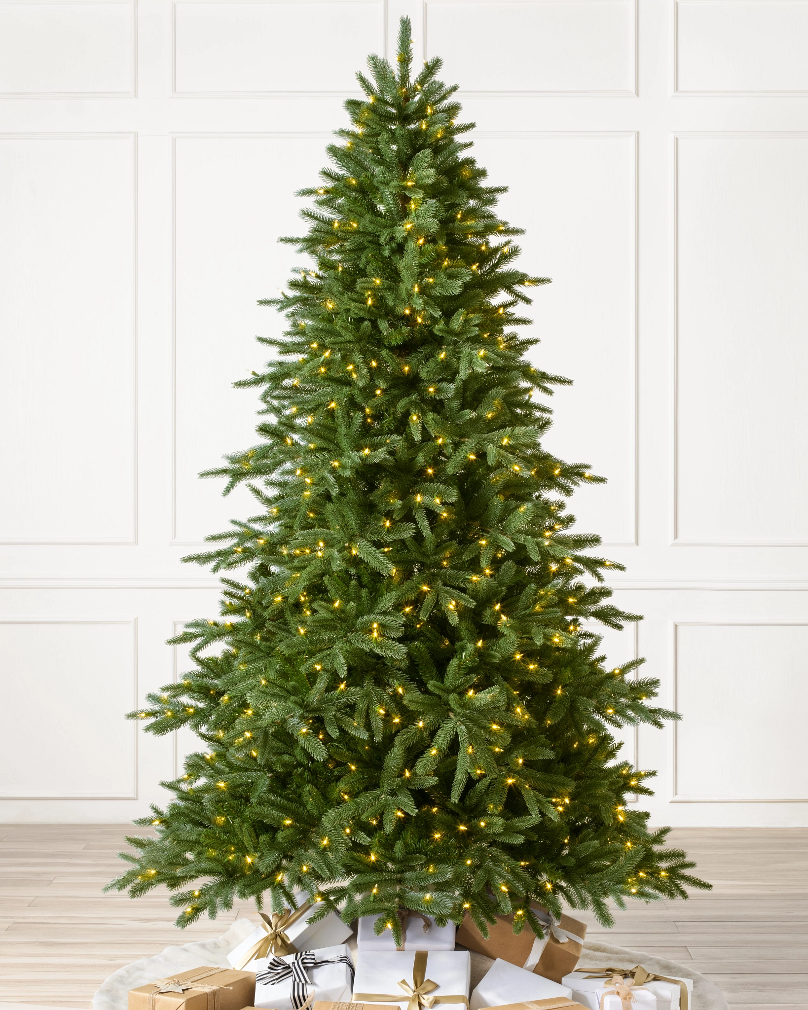 Saratoga Spruce Christmas Tree