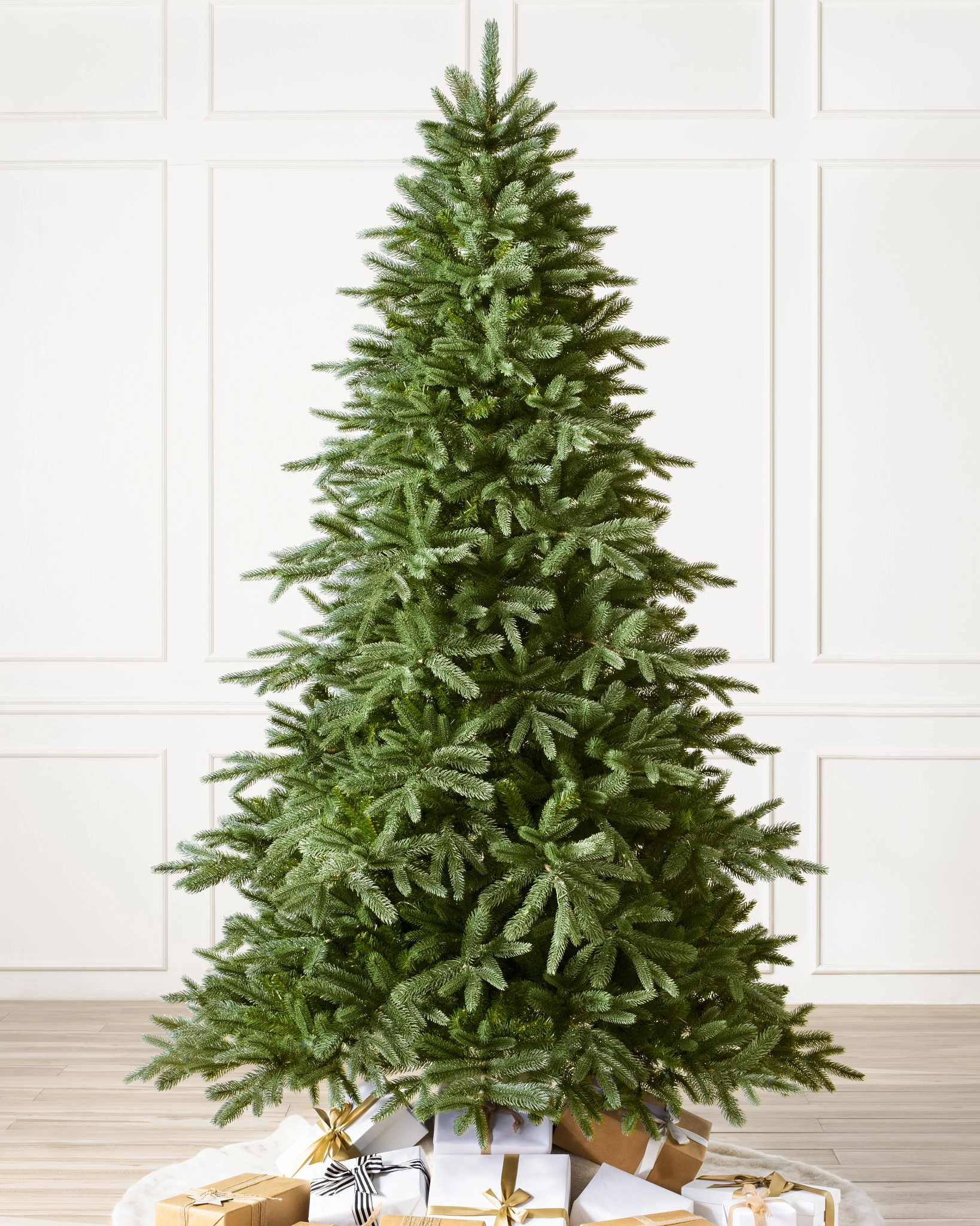 Saratoga Spruce Christmas Tree - Image 5
