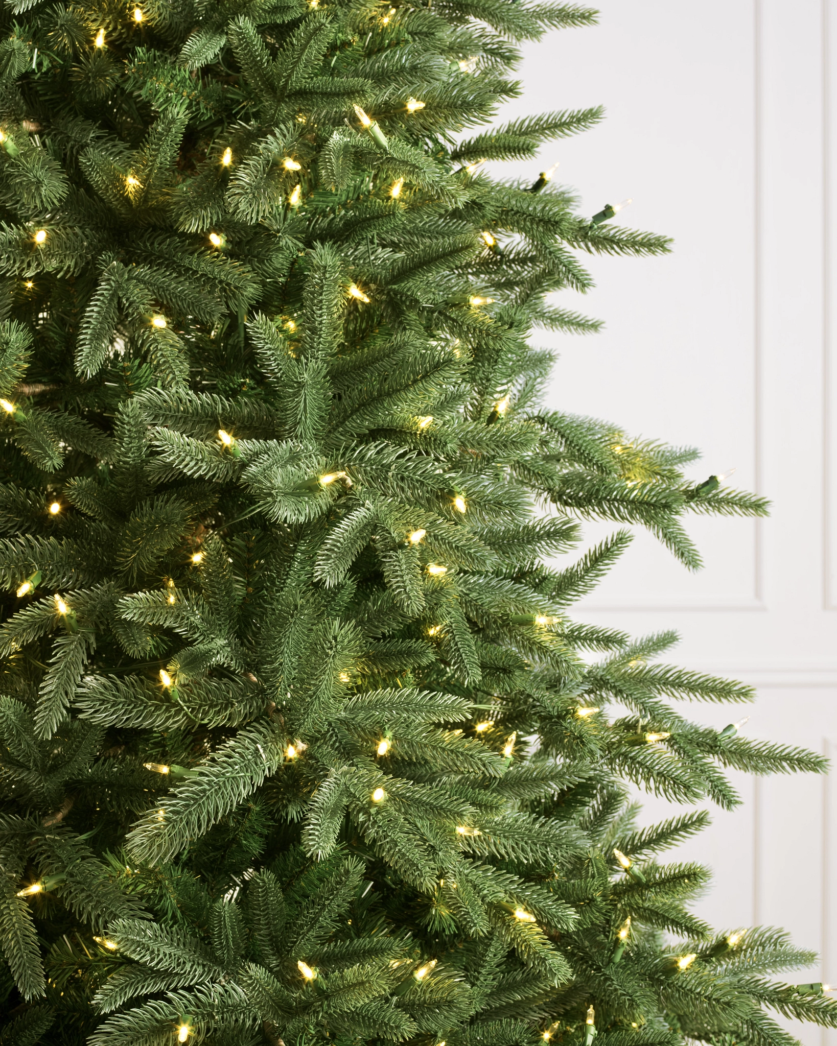 Saratoga Spruce Christmas Tree - Image 2